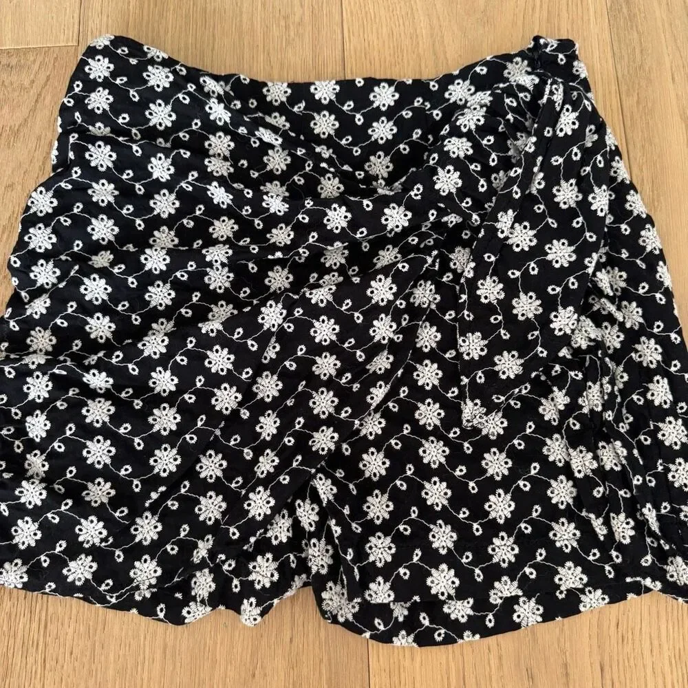 Zara Skirt Skort Bundle Faux Leather Eyelet White Black Size Small Tie Waist